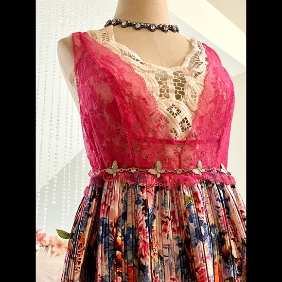 LIKE NEW !!! L Victoria Secret Mary Katrantzou Pleated Chemise Slip - Picture 2 of 8